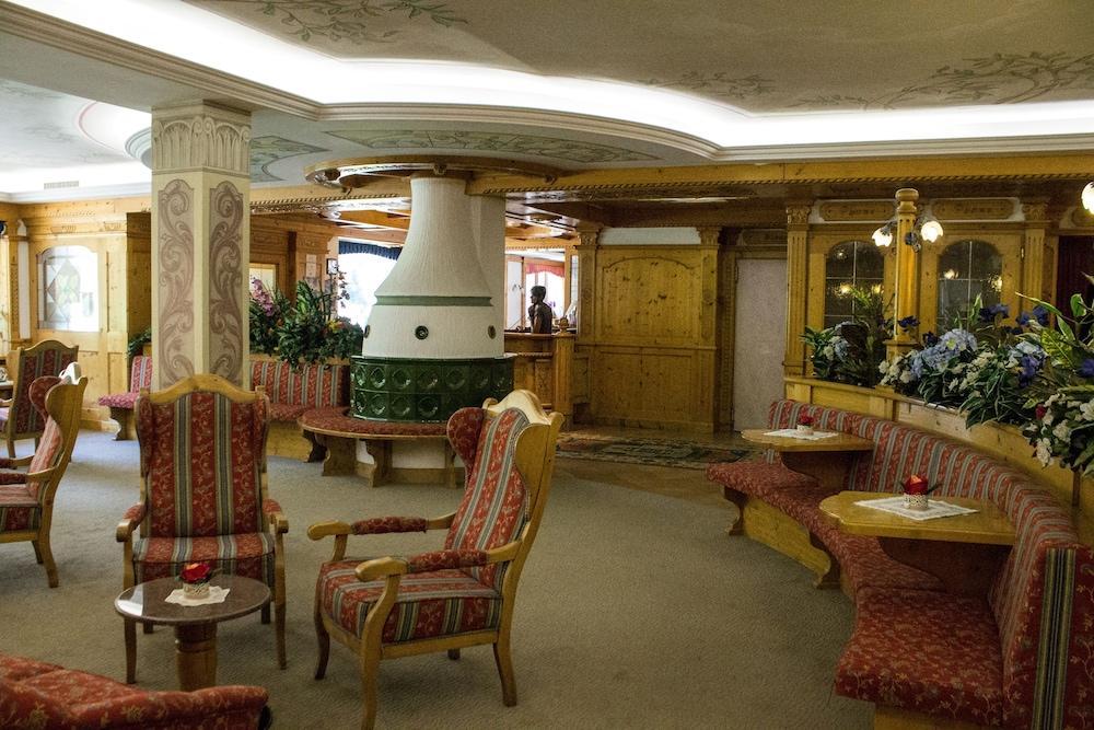 מדונה די קמפיליו Hotel St. Raphael מראה חיצוני תמונה