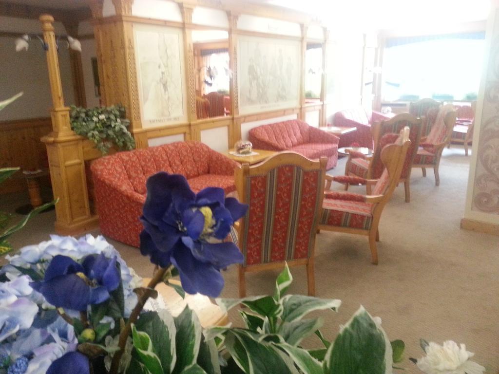 מדונה די קמפיליו Hotel St. Raphael מראה חיצוני תמונה
