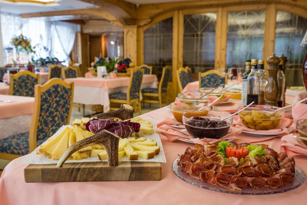 מדונה די קמפיליו Hotel St. Raphael מראה חיצוני תמונה