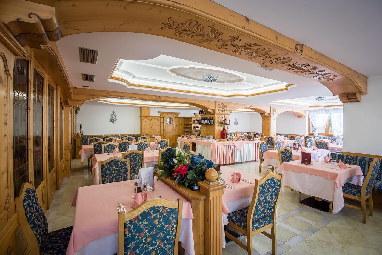 מדונה די קמפיליו Hotel St. Raphael מראה חיצוני תמונה